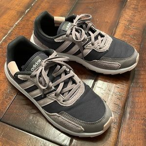 Addidas women sneakers